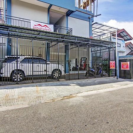 Oyo 90704 Nabila Residence Syariah Padang  Buitenkant foto