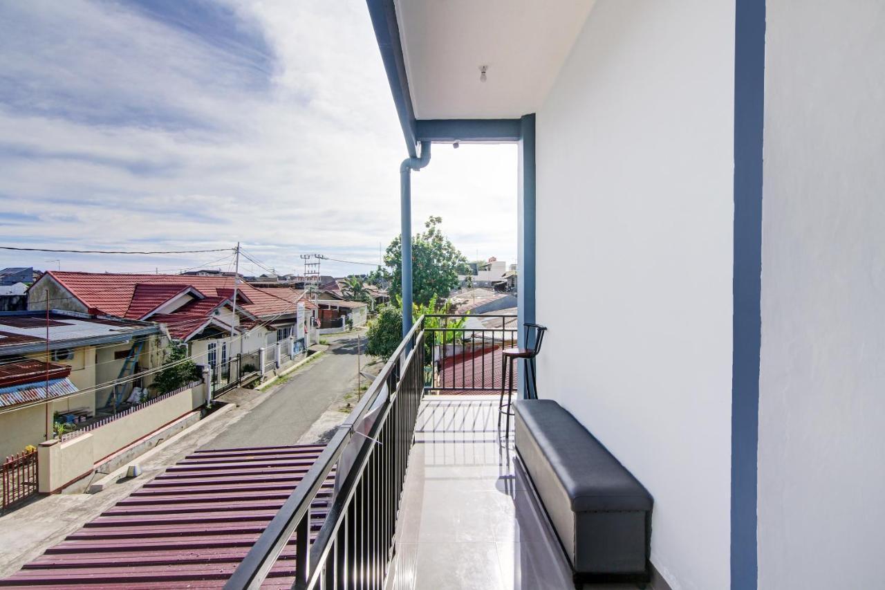 Oyo 90704 Nabila Residence Syariah Padang  Buitenkant foto